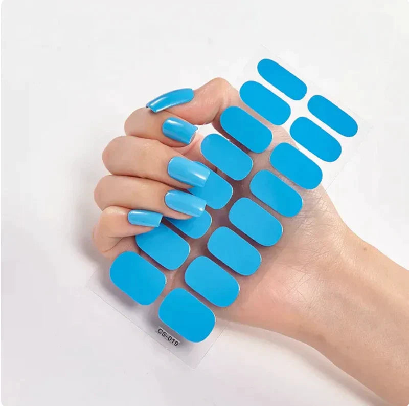 NailMuse | Kreative Semi-Gel Nagelsticker Blau Decorique.de