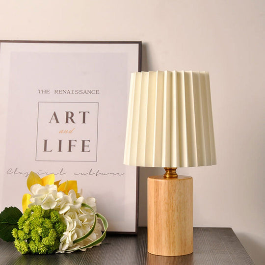 NamiShade | Vintage Korean plissierte Säule Massivholz Basis 1-Licht Tischlampe Holz Decorique.de