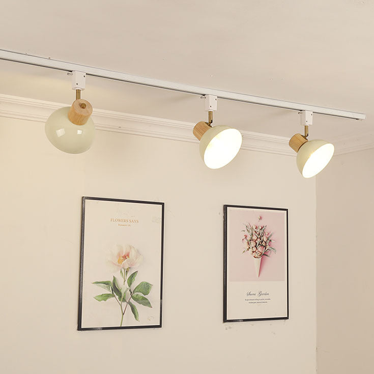 NordRail | Verstellbare Deckenleuchte aus Holz & Eisen 3 Lichter + 39.37" 100cm Schiene Holzfarbe & Beiger Lampenschirm + Weiße Schiene 230V Decorique.de