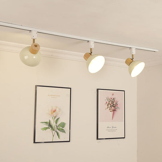 NordRail | Verstellbare Deckenleuchte aus Holz & Eisen 3 Lichter + 39.37" 100cm Schiene Holzfarbe & Beiger Lampenschirm + Weiße Schiene 230V Decorique.de