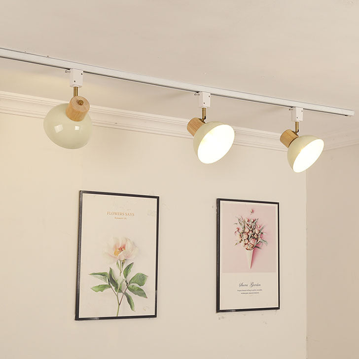 NordRail | Verstellbare Deckenleuchte aus Holz & Eisen 3 Lichter + 59.06" 150cm Schiene Holzfarbe & Beiger Lampenschirm + Weiße Schiene 230V Decorique.de