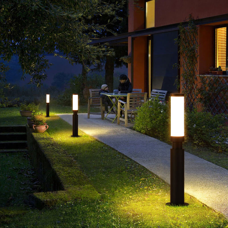 PathBeam | Moderne Acryl wasserdichte kreative Lippenstift-Design LED Außenrasenstehlampe Decorique.de