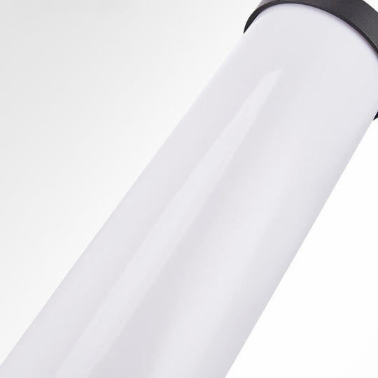 PathBeam | Moderne Acryl wasserdichte kreative Lippenstift-Design LED Außenrasenstehlampe Decorique.de