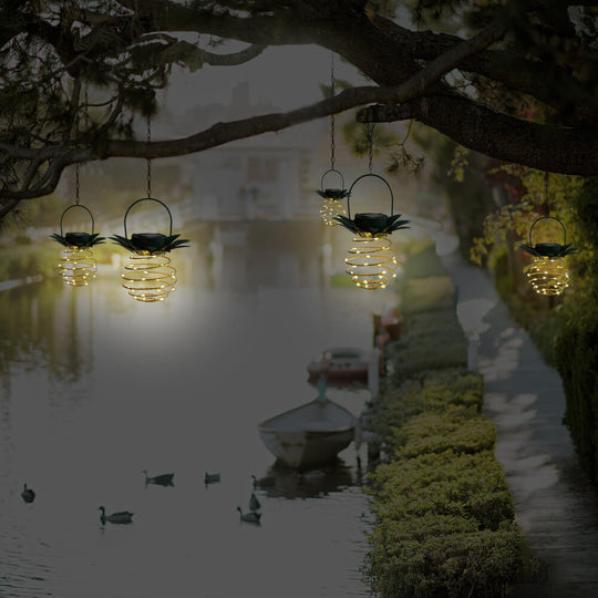 PineaGlow | Solarlaterne im tropischen Ananas-Design Decorique.de