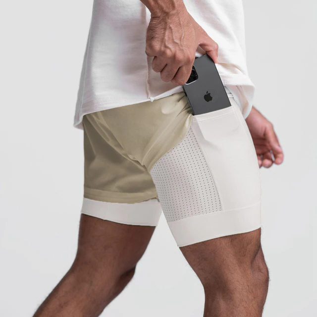 PowerFit | Komfortable Fitness-Shorts Khaki-Weißes Innenfutter Decorique.de