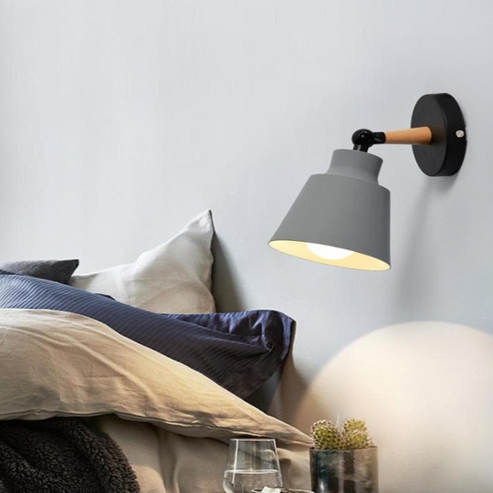 EmberWood | Wandleuchte – Modernes Design mit natürlicher Holzstruktur