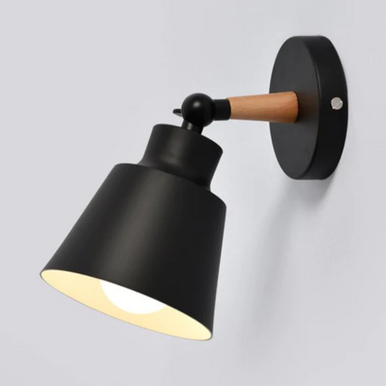 EmberWood | Wandleuchte – Modernes Design mit natürlicher Holzstruktur