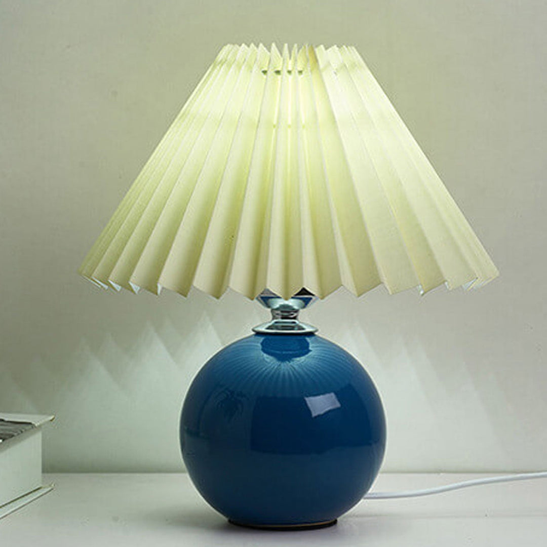RetroFlair | Nordische Minimalistische Keramische Falten 1-Licht Tischlampe Decorique.de
