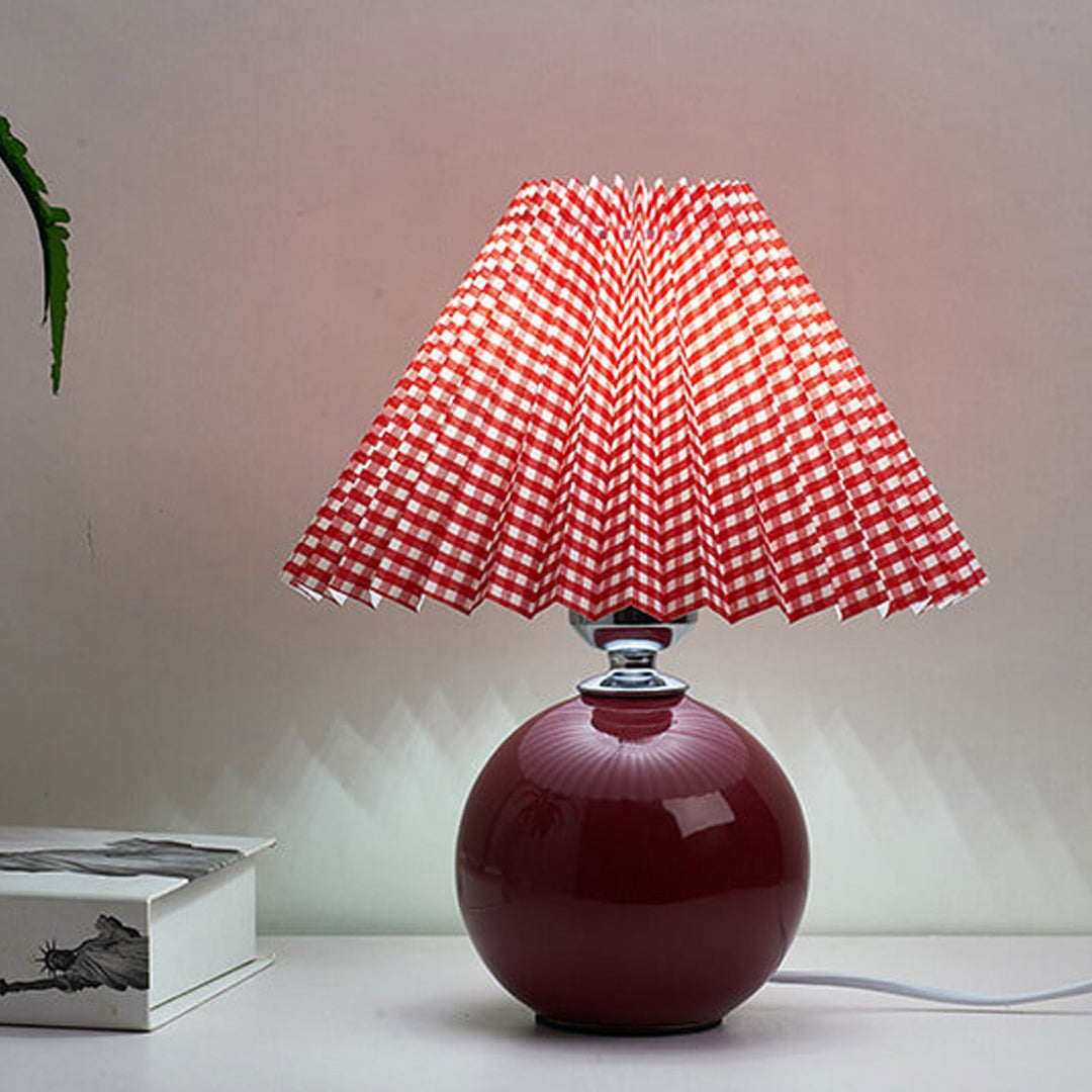 RetroFlair | Nordische Minimalistische Keramische Falten 1-Licht Tischlampe Decorique.de