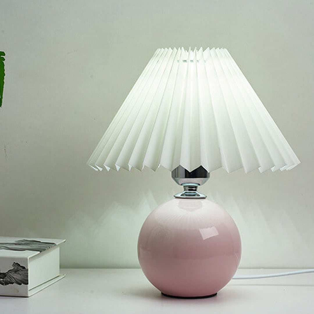 RetroFlair | Nordische Minimalistische Keramische Falten 1-Licht Tischlampe Decorique.de