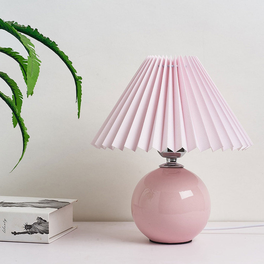 RetroFlair | Nordische Minimalistische Keramische Falten 1-Licht Tischlampe Decorique.de