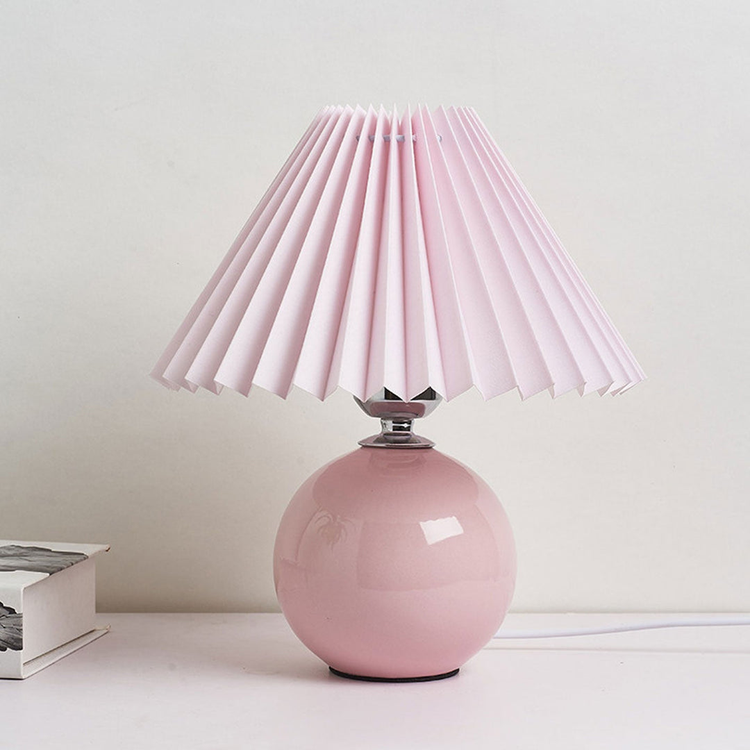 RetroFlair | Nordische Minimalistische Keramische Falten 1-Licht Tischlampe Decorique.de