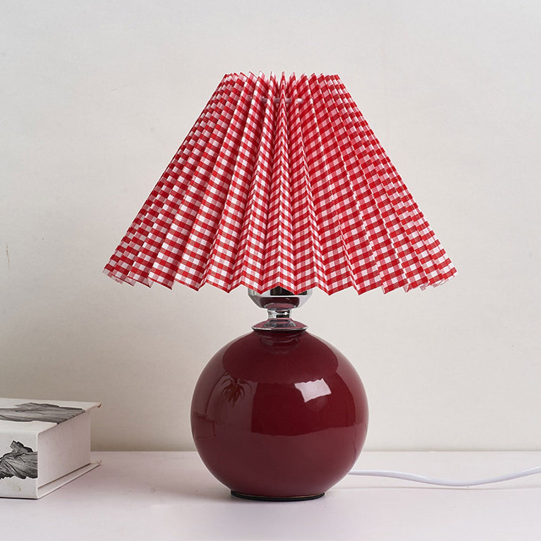 RetroFlair | Nordische Minimalistische Keramische Falten 1-Licht Tischlampe Decorique.de