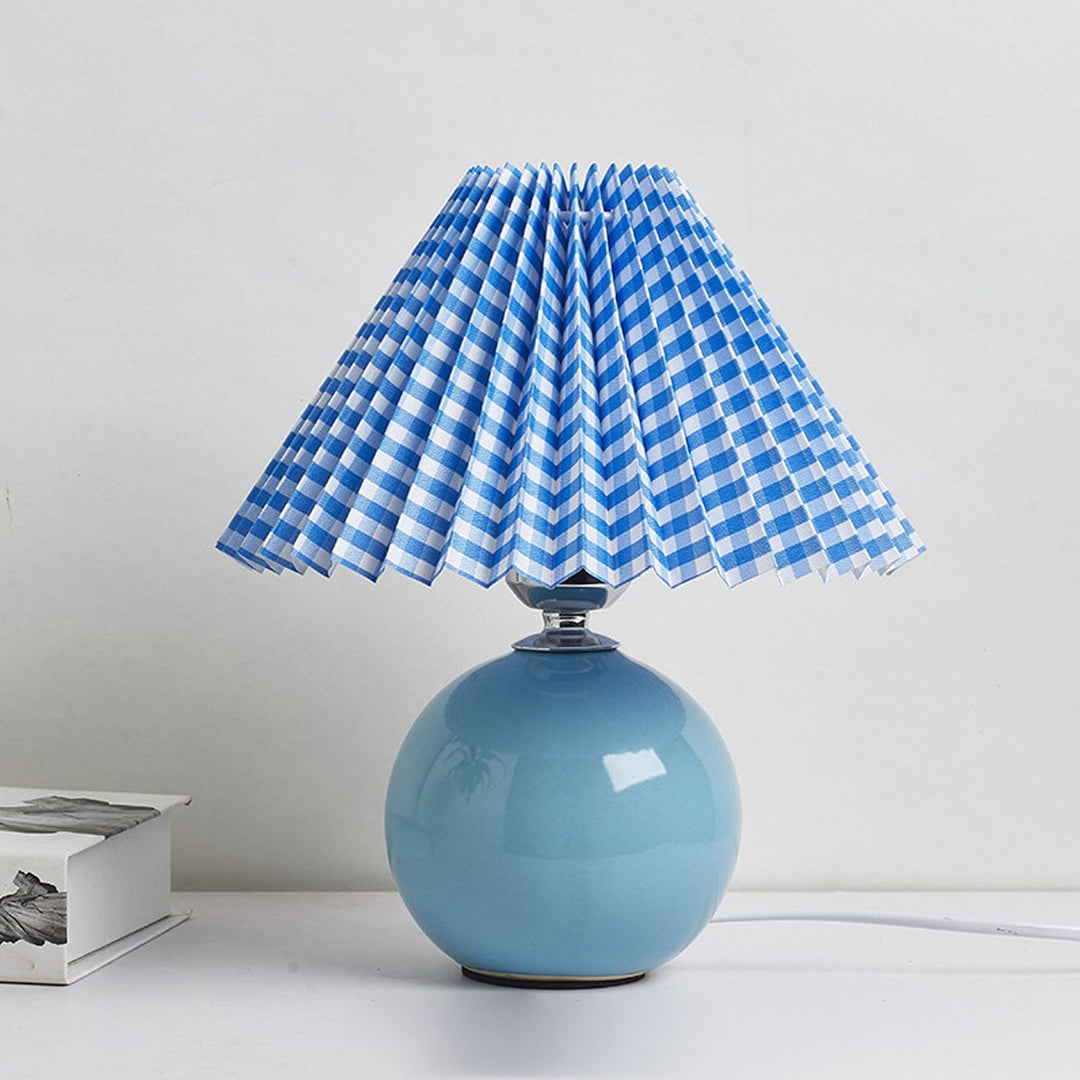 RetroFlair | Nordische Minimalistische Keramische Falten 1-Licht Tischlampe Decorique.de