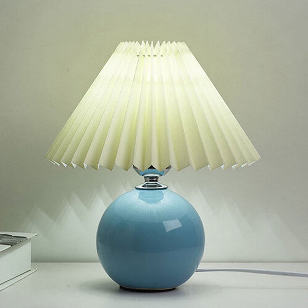 RetroFlair | Nordische Minimalistische Keramische Falten 1-Licht Tischlampe Decorique.de