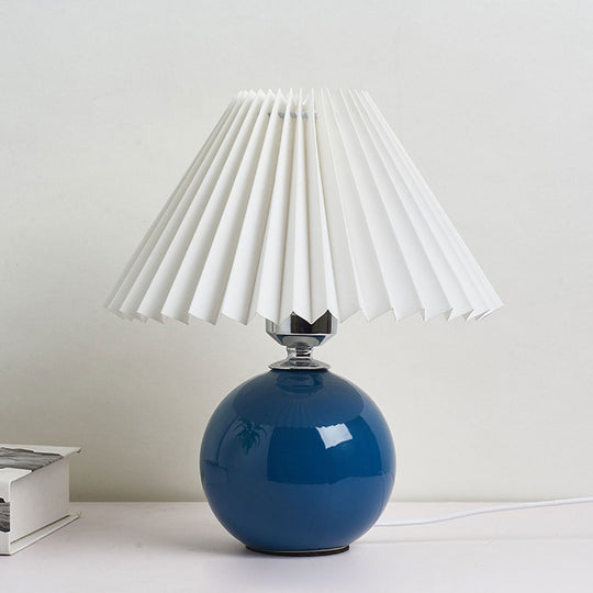 RetroFlair | Nordische Minimalistische Keramische Falten 1-Licht Tischlampe Blau Weiß Drucktaster Decorique.de