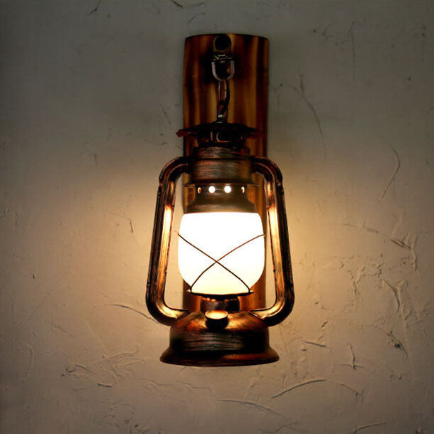 RusticRein | Antike Pferde-Wandleuchte aus Eisen & Glas Decorique.de