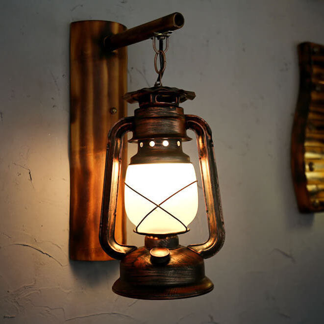 RusticRein | Antike Pferde-Wandleuchte aus Eisen & Glas Decorique.de