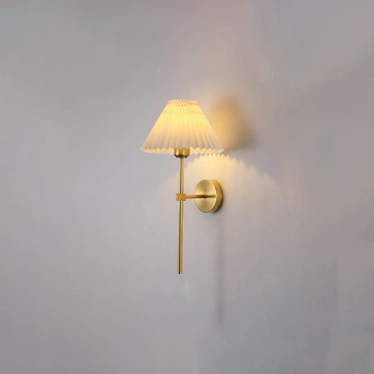 ShadeLuxe | Faltenstoff Wandleuchte mit geradem Arm Decorique.de