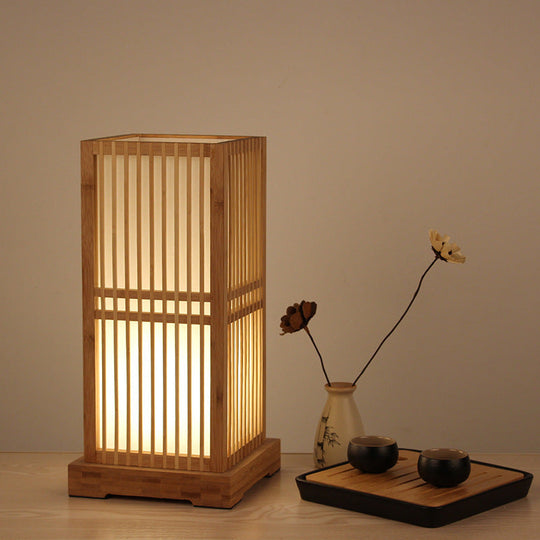 ShizuGlow | Japanische Minimalistische Holzkubus 1-Licht Tischlampe Decorique.de