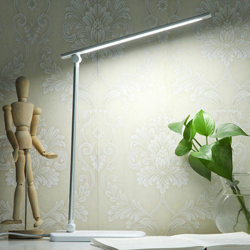 SmartGlow | Minimalistische LED-Tischlampe zum Klappen Silber Decorique.de