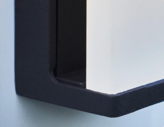 SolarCube | Kompakte LED-Wandleuchte mit Milchglas Decorique.de