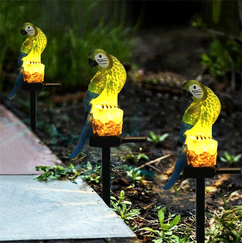 SolarParrot | Buntes LED Harz-Gartenlicht im Papageien-Design Decorique.de