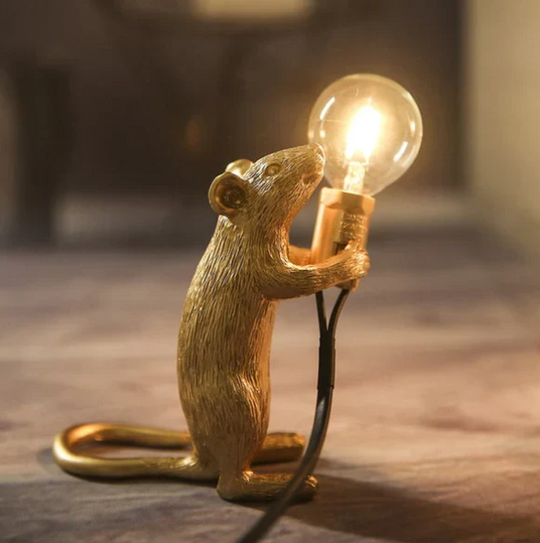 SqueakLight | Originelle Lampe mit verspieltem Mausdesign Stehende Maus Gold Decorique.de