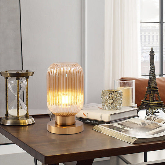 StripeGlow | Skandinavische Glas-Zylinderlampe fürs Schlafzimmer A Bernstein 230V Decorique.de