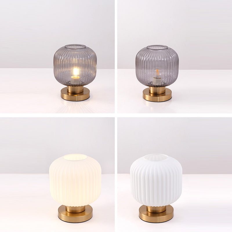 StripeGlow | Skandinavische Glas-Zylinderlampe fürs Schlafzimmer Decorique.de