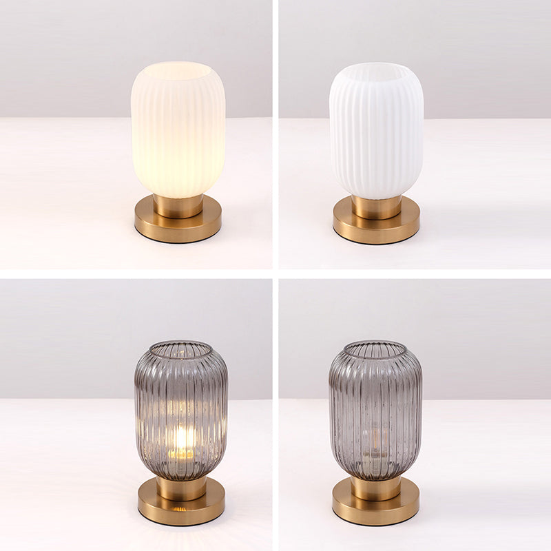 StripeGlow | Skandinavische Glas-Zylinderlampe fürs Schlafzimmer Decorique.de
