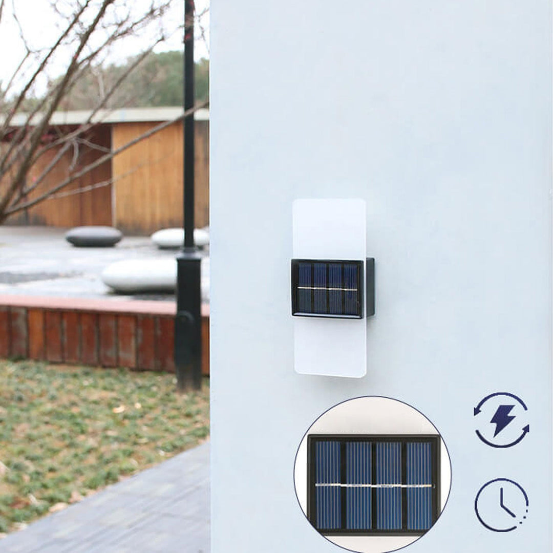 SunHalo | Kompakte Solar-Außenwandleuchte aus Acryl Decorique.de