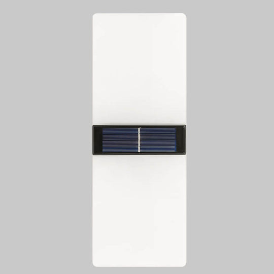 SunHalo | Kompakte Solar-Außenwandleuchte aus Acryl Decorique.de