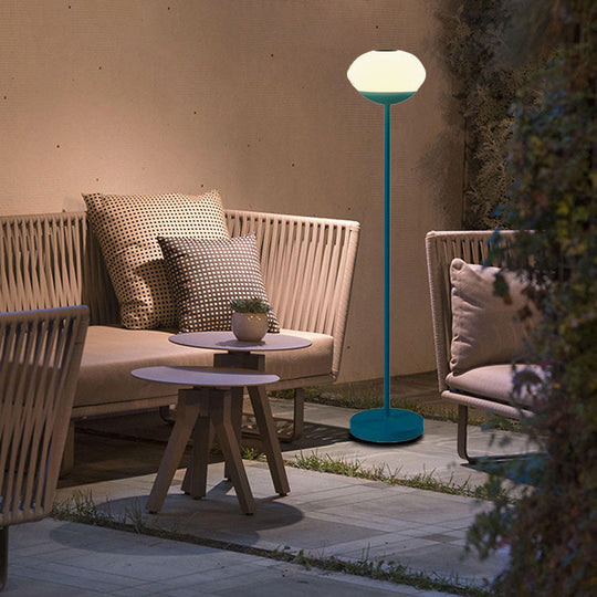 SunStalk | Elegante PE-Stehlampe für Garten & Rasen Decorique.de