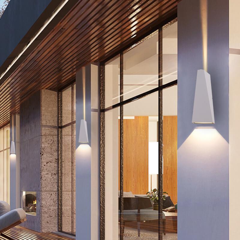 TrapeGlow | Zweiflammige LED-Wandleuchte im Industriedesign B (Wasserdicht für außen) Weiß - 230V Decorique.de