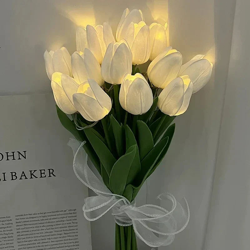 TulipGlow | LED Tulpen-Nachtlicht – Tragbar & Warmes Licht Weiß Decorique.de