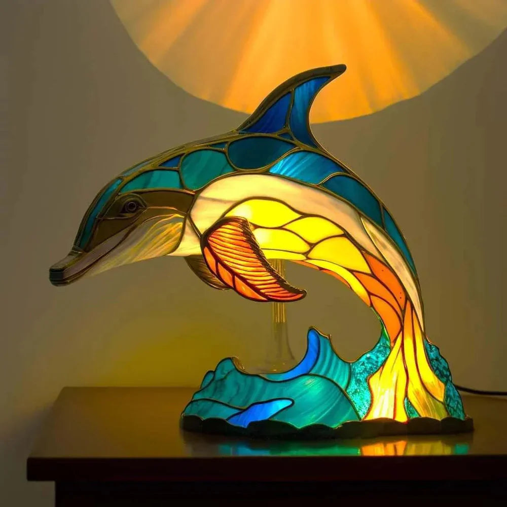 VitraGlow | Kunstlampe mit Tiermotiven aus Buntglas Delfin Decorique.de