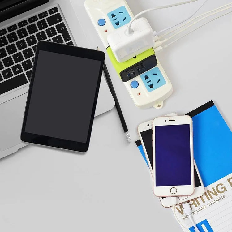 VoltAdapt | Reiseadapter – Universeller AC-Stecker mit USB-C Decorique.de