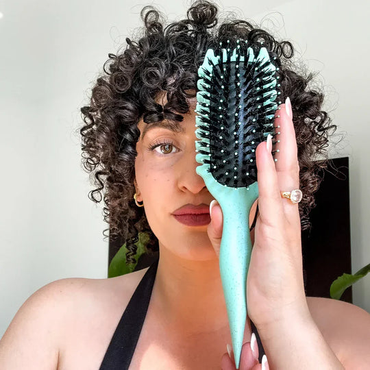 Waveon | Anti-Frizz Lockenstyling-Bürste mit Präzision Grün Decorique.de