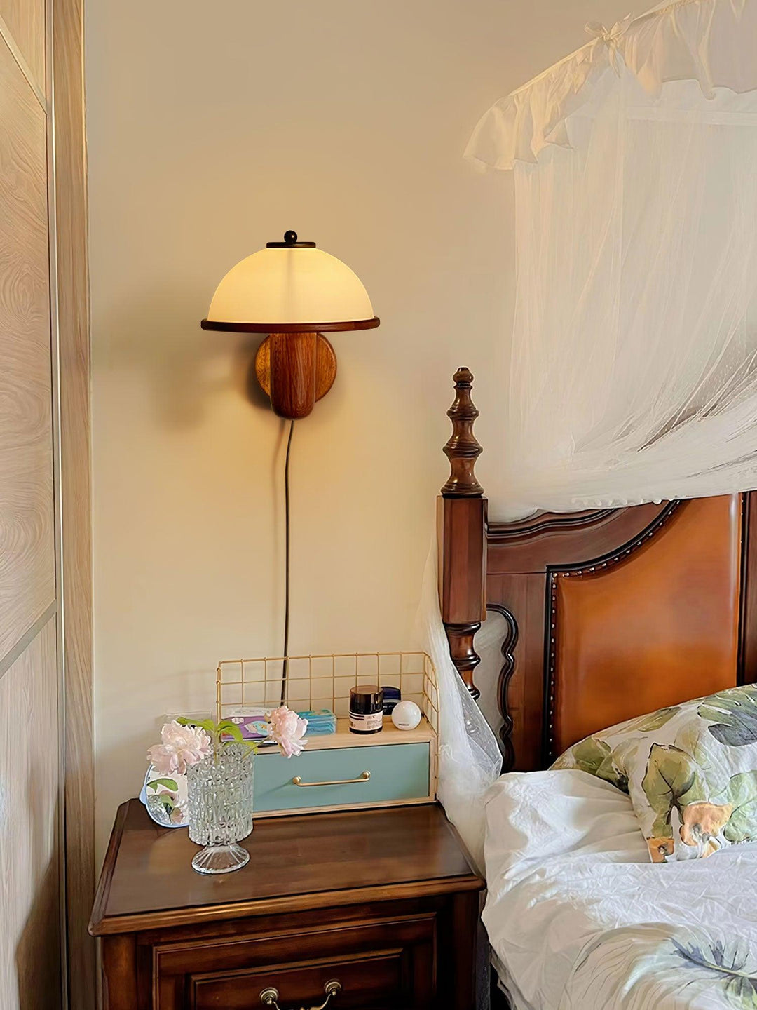 WoodShroom | Wandleuchte – Pilzförmiges Design mit Weißem Schirm Decorique.de